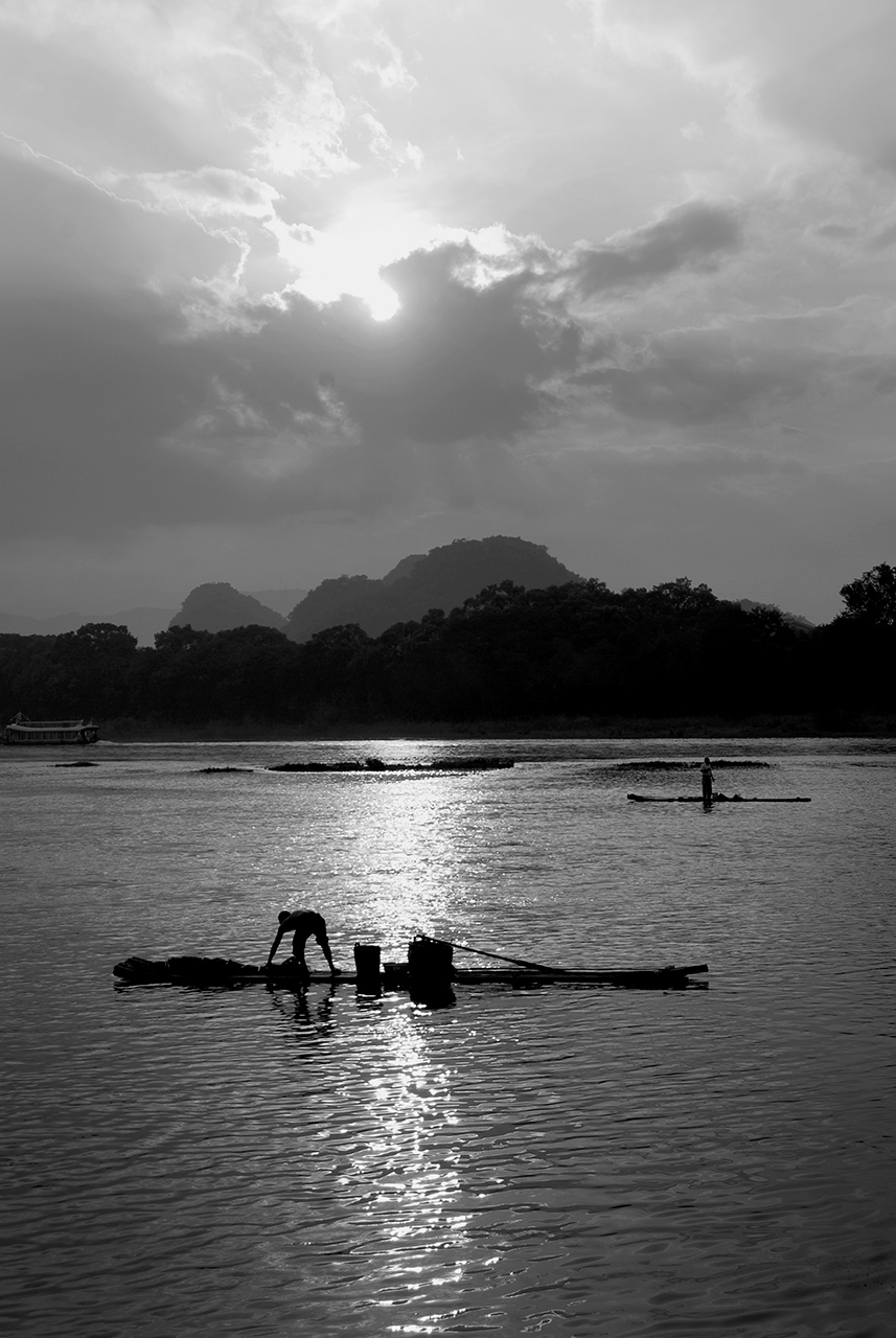 Life photography — quiet everyday moments in black and white